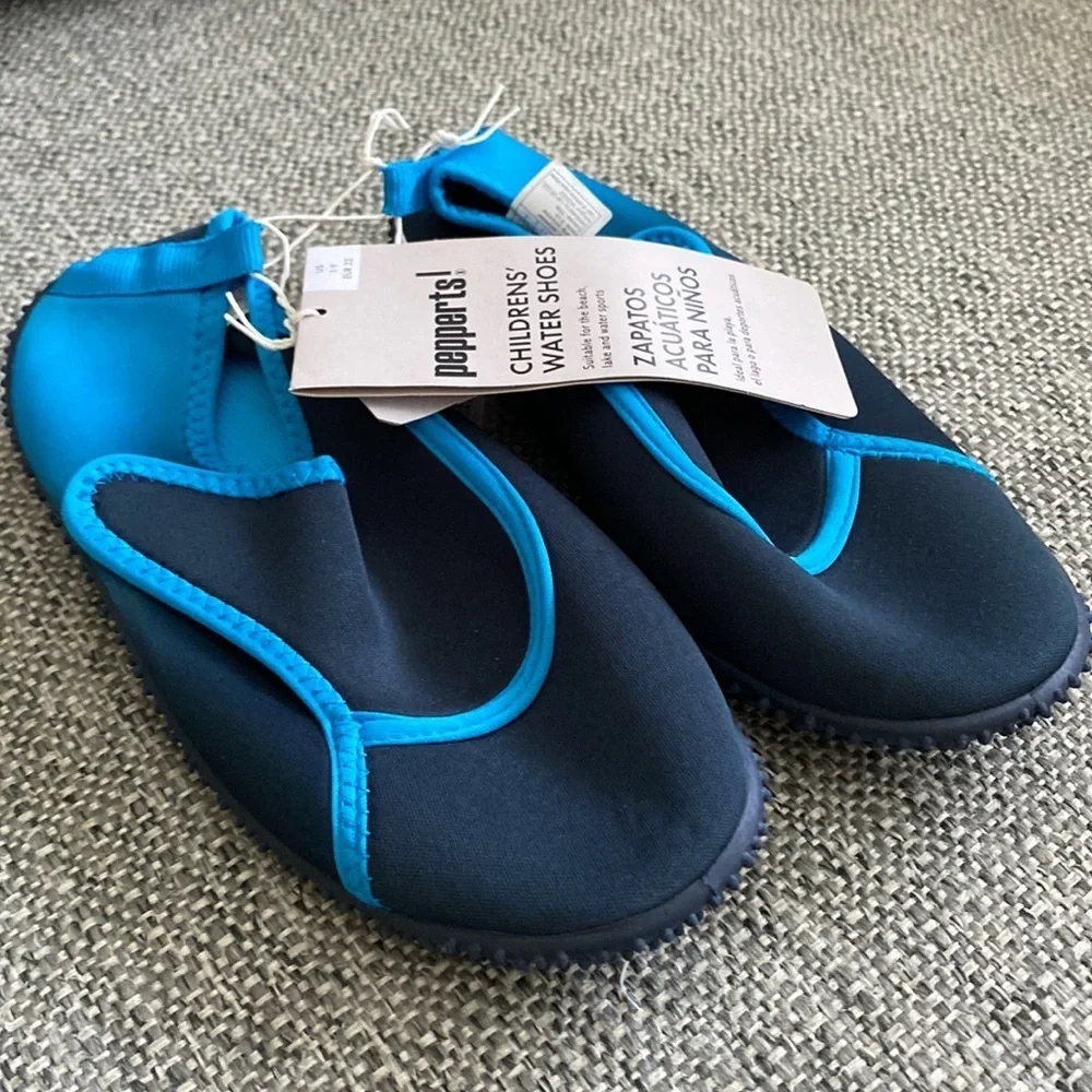 NEW NWT Pepperts Size 1 Kid's Plain Water Shoes, Navy